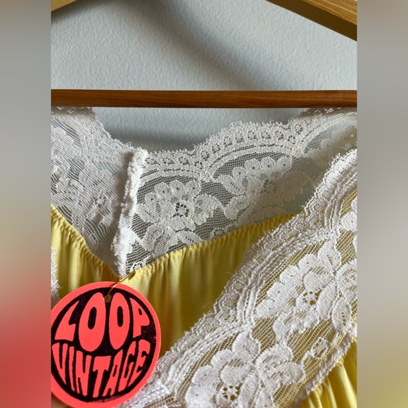 Vintage nightgown - Picture 3 of 4